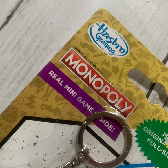 Monopoly  Gold Mini Keychain Real Game Hasbro Gaming Factory Sealed - Picture 4 of 5